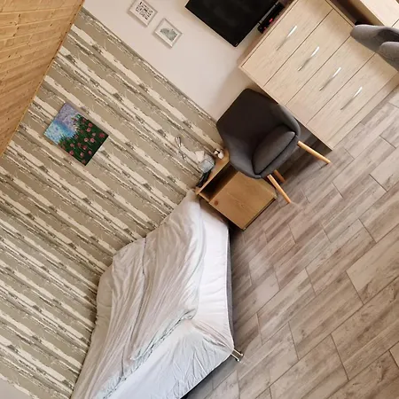 Semesterbostad Sarkoezi Nyaralo *